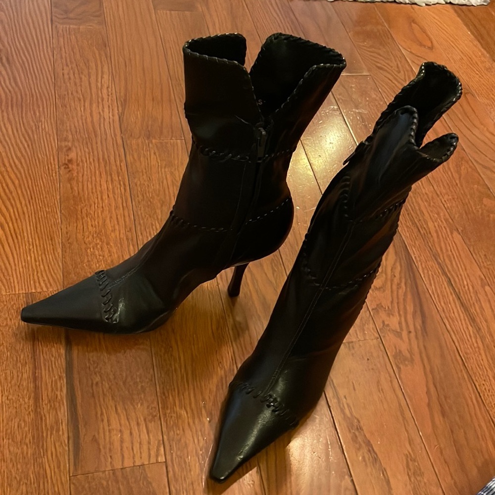 BCBG GIRLS black women high heel boots.